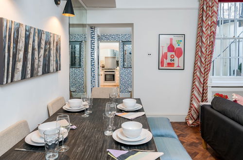 Photo 6 - ALTIDO Charming 1BR flat w Patio in the Heart of Pimlico