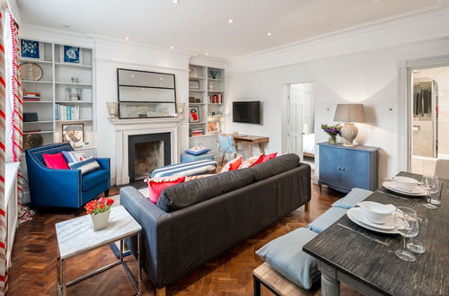 Photo 9 - ALTIDO Charming 1BR flat w Patio in the Heart of Pimlico