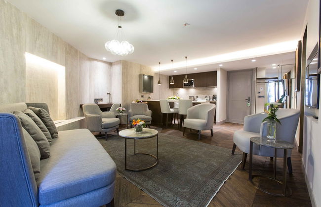 Noble22 Suites - Photo 16