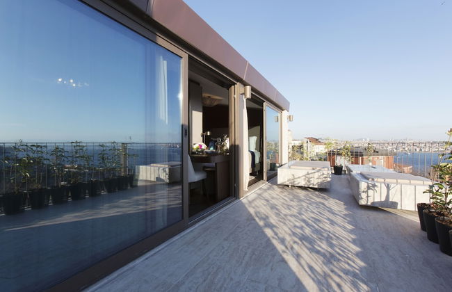 Noble22 Suites - Photo 18