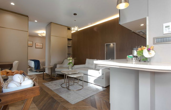 Noble22 Suites - Photo 23