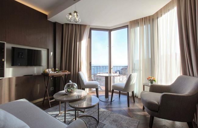 Noble22 Suites - Photo 1