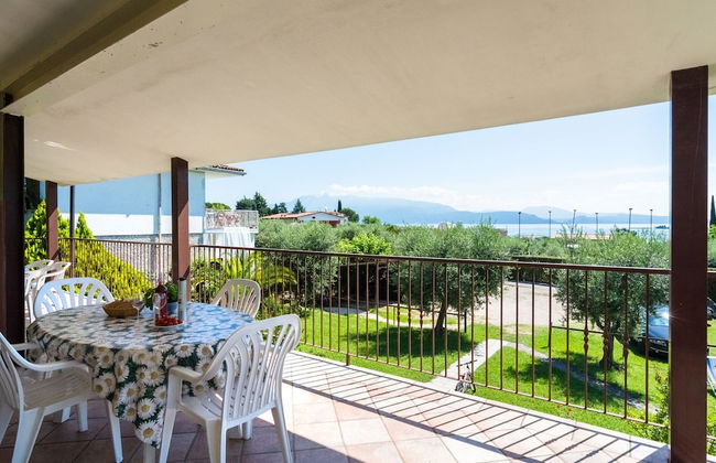 Mansion by Lake Garda With Pools & Olive Trees - Foto 20