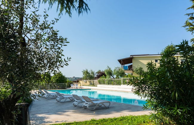 Mansion by Lake Garda With Pools & Olive Trees - Foto 11