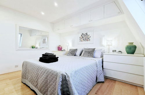 Photo 15 - Luxury Designer Apartments Hammersmith 1