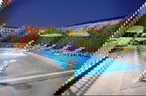 Photo 24 - Can Apart Otel