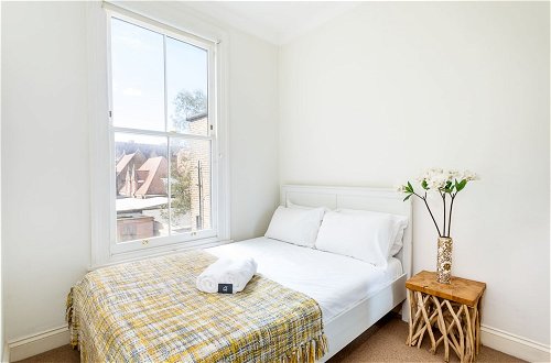 Foto 3 - Bright and Spacious Notting Hill Nest