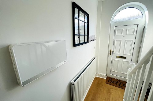 Photo 8 - Stunning 4-bed House in Derby
