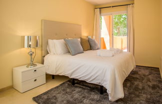 Photo 2 - Luxurious and Spacious, 3 bedroom apartment ZA16