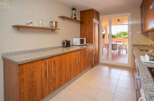 Photo 5 - Luxurious and Spacious, 3 bedroom apartment ZA16