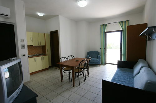 Photo 12 - Comfy Apartment with Balcony near Puglia Beach