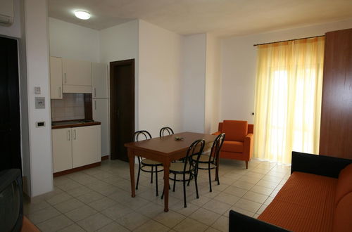 Photo 15 - Comfy Apartment with Balcony near Puglia Beach