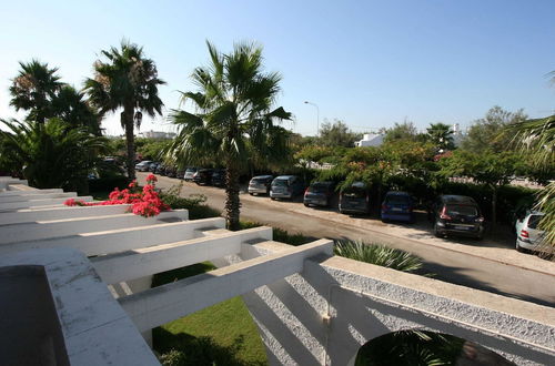 Photo 16 - Comfy Apartment with Balcony near Puglia Beach