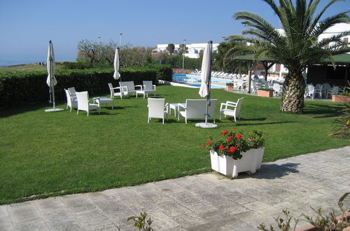 Photo 19 - Comfy Apartment with Balcony near Puglia Beach