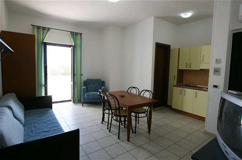 Photo 2 - Comfy Apartment with Balcony near Puglia Beach