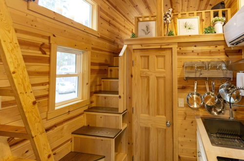 Photo 4 - Tiny House! Hot Tub! Pikes Peak & AC