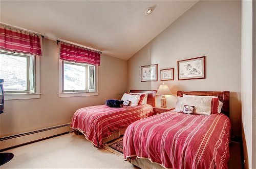 Foto 2 - Centennial 2 Bedroom Condo Unit no. 25