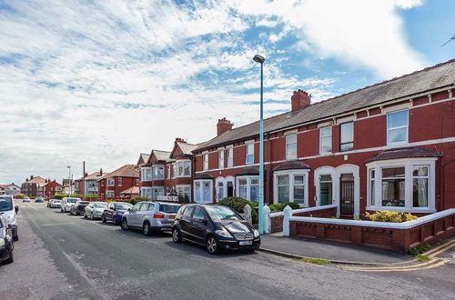 Photo 30 - Cushy Apartment in Blackpool near Sea