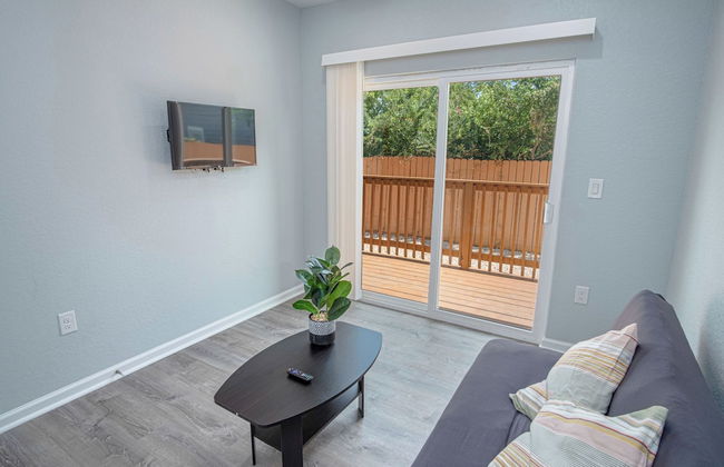 Newly Remodeled 4BR 2BA Near Amazing Downtown - Photo 16