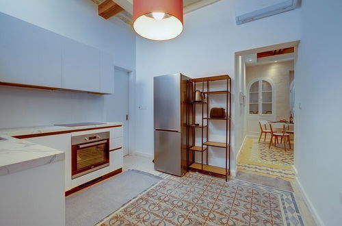 Photo 16 - Central 2BR Apartment in Valletta