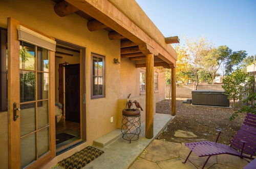 Photo 20 - Casa Contenta - Charming East Side Family Home With Hot Tub, Walk to Canyon Rd