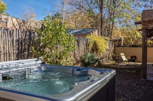 Photo 9 - Casa Contenta - Charming East Side Family Home With Hot Tub, Walk to Canyon Rd