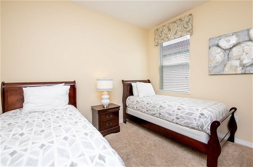 Photo 9 - Newly Remodeled 1 story - 5 Bed 5 Bath with Pvt Pool Spa And Game Room