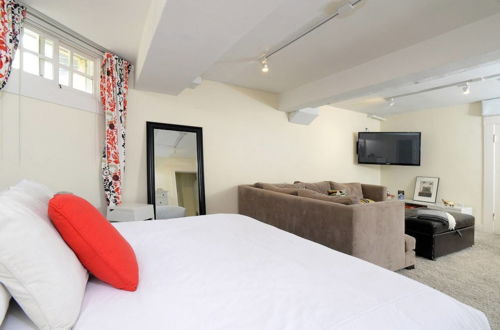 Photo 9 - LUX Suites in the Heart of Santa Monica