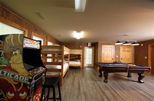 Photo 66 - Oak Tree Lodge 3 - Fifteen Bedroom Chalet Lodge