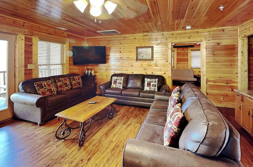 Photo 18 - Family Ties Lodge by Jackson Mountain Rentals