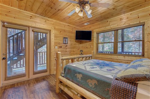 Photo 3 - Family Ties Lodge by Jackson Mountain Rentals