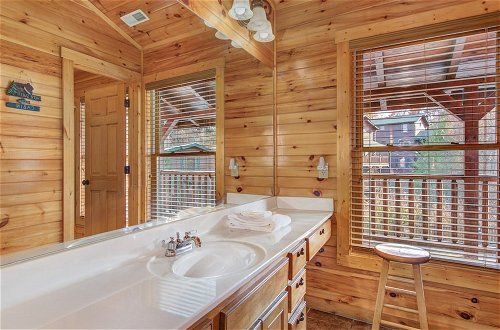 Photo 20 - Family Ties Lodge by Jackson Mountain Rentals
