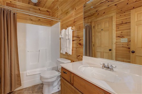 Photo 21 - Family Ties Lodge by Jackson Mountain Rentals