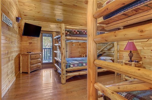 Foto 2 - Family Ties Lodge by Jackson Mountain Rentals