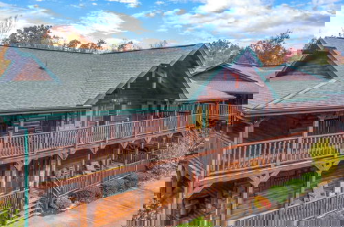 Photo 1 - Family Ties Lodge by Jackson Mountain Rentals