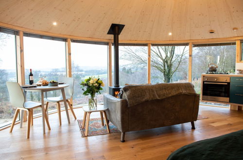 Photo 10 - Luxury and Peaceful 1-bed Roundhouse With Hot Tub