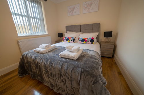 Photo 11 - London Heathrow Serviced Apartments