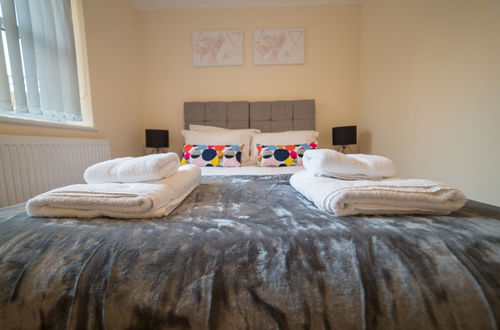 Photo 13 - London Heathrow Serviced Apartments