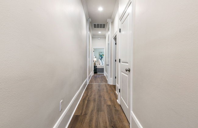 Hosteeva 3BR Steps to St. Charles Ave - Photo 24