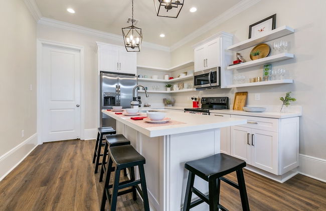 Hosteeva 3BR Steps to St. Charles Ave - Photo 7