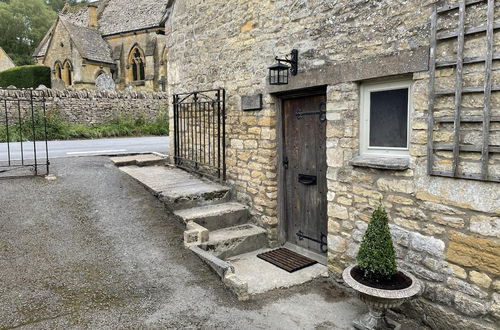 Photo 21 - Stunning Cotswold Cottage in Snowshill Broughwood