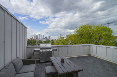 Foto 46 - Contemporary Luxury near the Gulch | Private Rooftop Terrace | Skyline Views