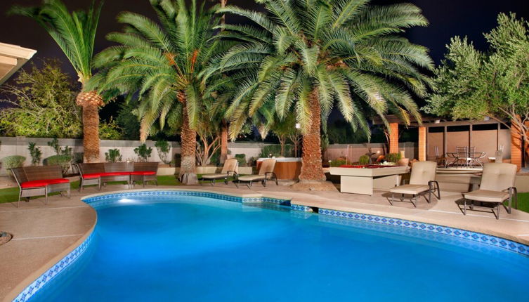 Foto 1 - AZ Oasis! Heated Pool & Spa - Sport Court & Putting Greens Pool Table & Games