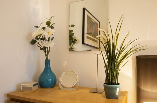 Photo 7 - Quiet Mews Street Apartment in the Heart of Edinburgh