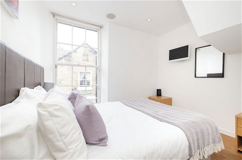 Foto 10 - Quiet Mews Street Apartment in the Heart of Edinburgh