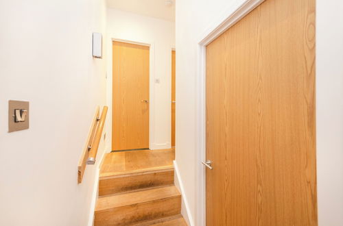 Photo 4 - JOIVY Quiet Mews Street Apartment in the Heart of Edinburgh