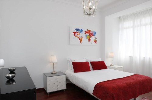 Photo 2 - Confortable & Central Apartment