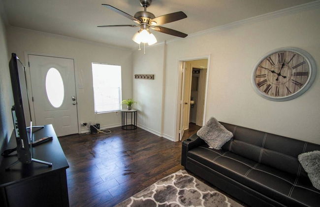 Cozy Remodeled 2br/2ba Near Downtown Sleeps 8 - Foto 15