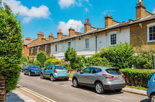 Photo 25 - Enchanting Hammersmith Home Close to Shepherds Bush by Underthedoormat