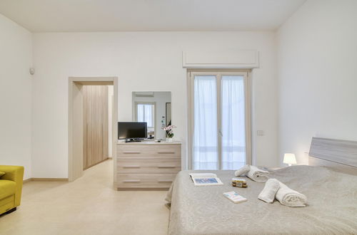 Photo 2 - Suite 1 Ondina Viareggio 200m From sea